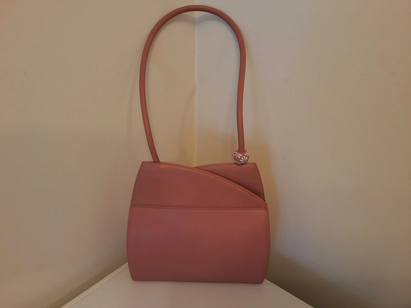 Leather shoulder bag