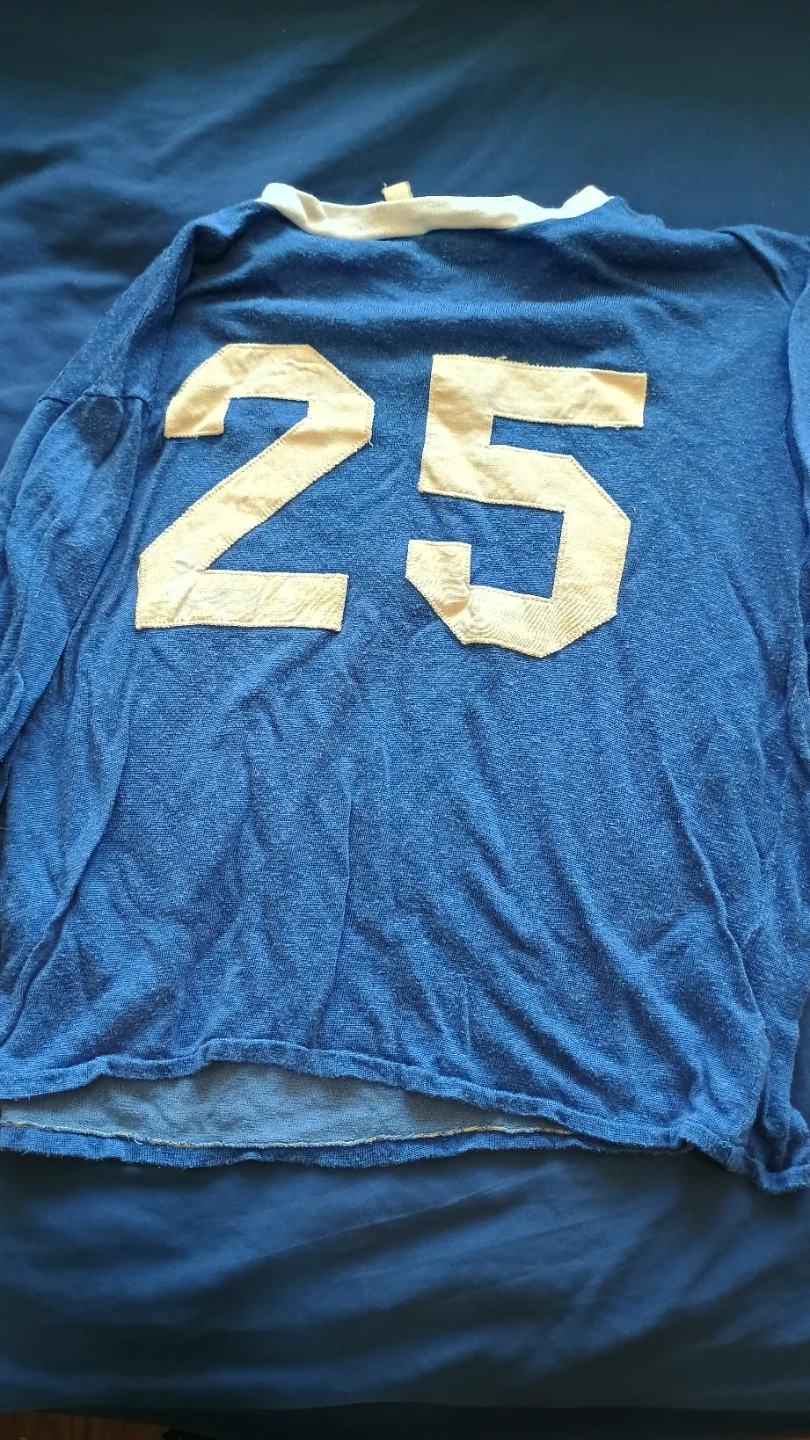⚽  Vintage Blue Long Sleeve Shirt with Number 25