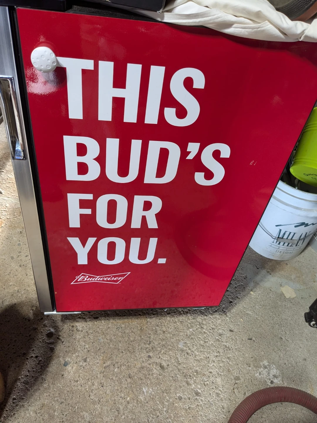 Haier Budweiser Beverage Center Mini Fridge - photo 2
