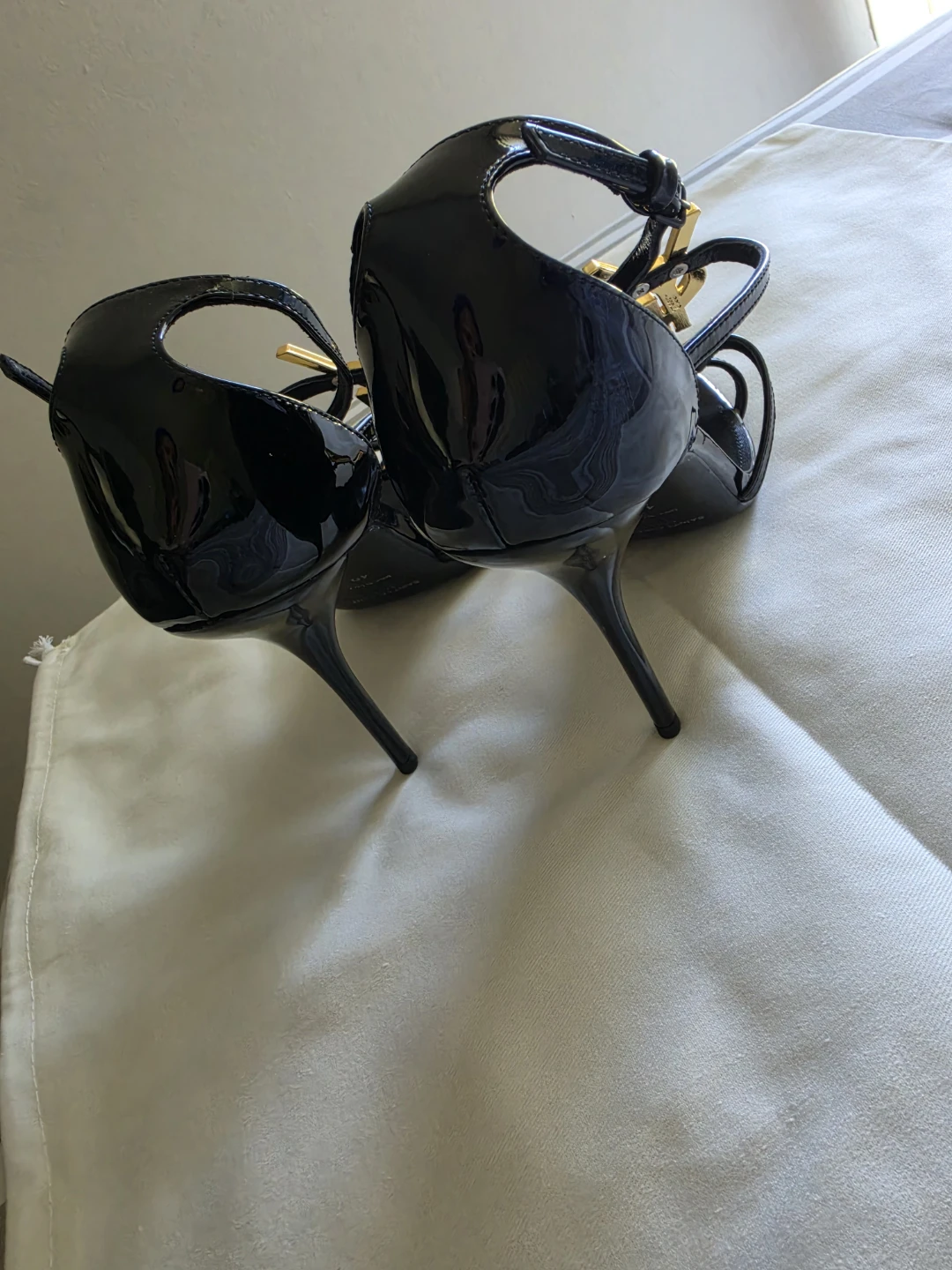 Saint Laurent Paris Black Patent YSL Heels Size 40 - photo 4