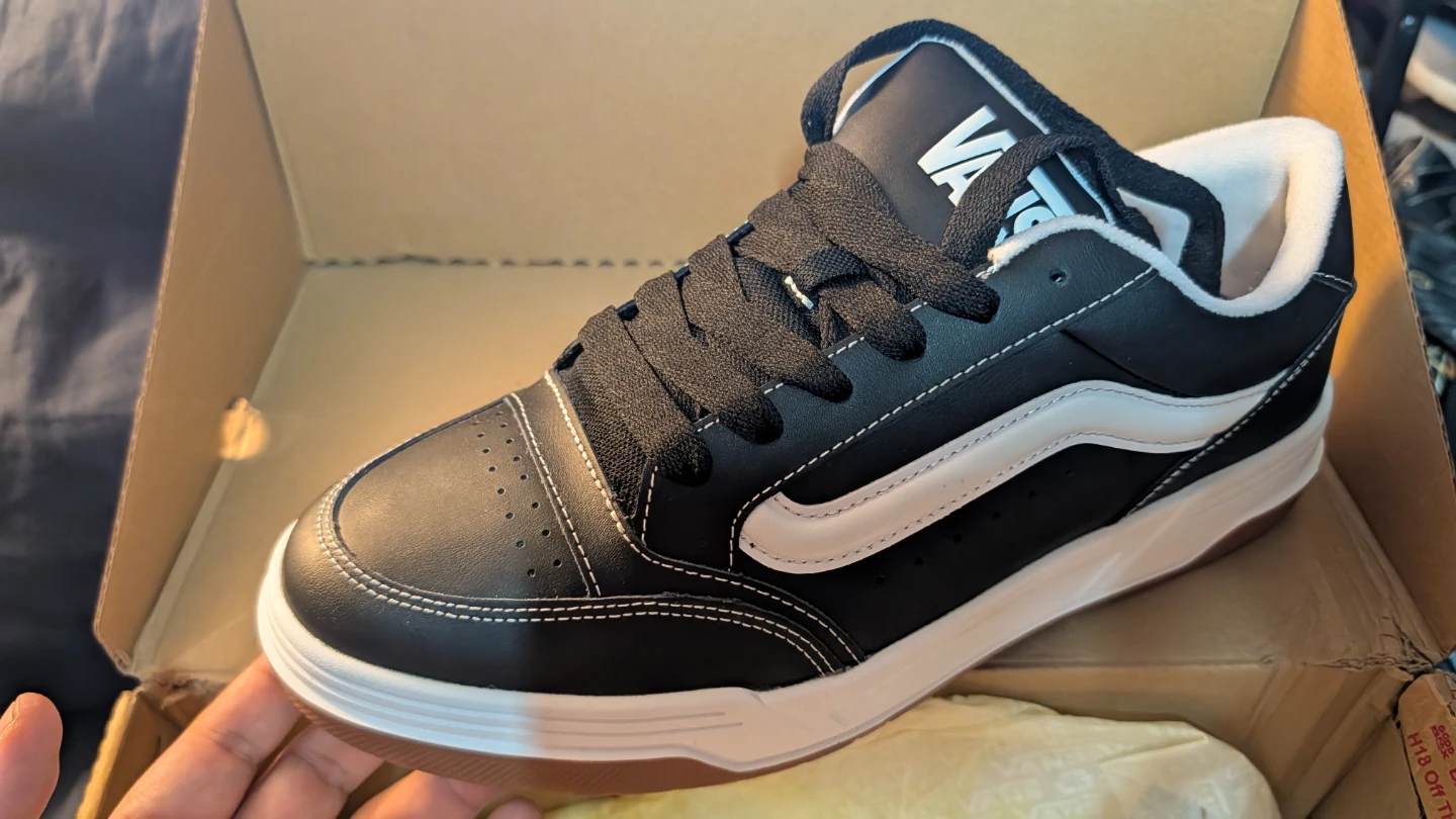 Vans "Off The Wall" Skate Shoes - Black/White
