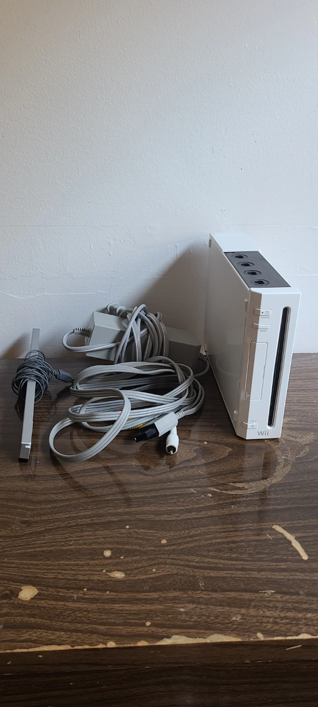 Nintendo Wii Console (White) Sensor Bar, AC Adapter, Game - photo 2