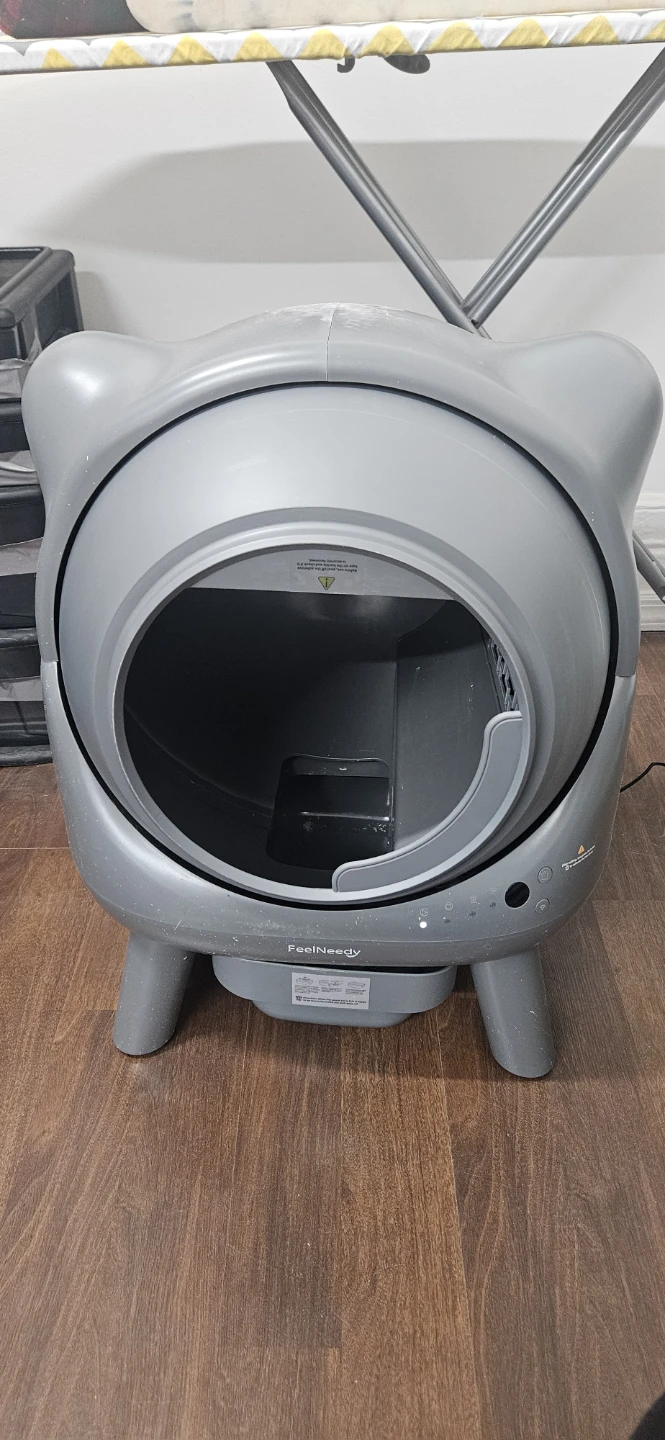 Feelneedy automatic self-cleaning cat litter box - photo 2