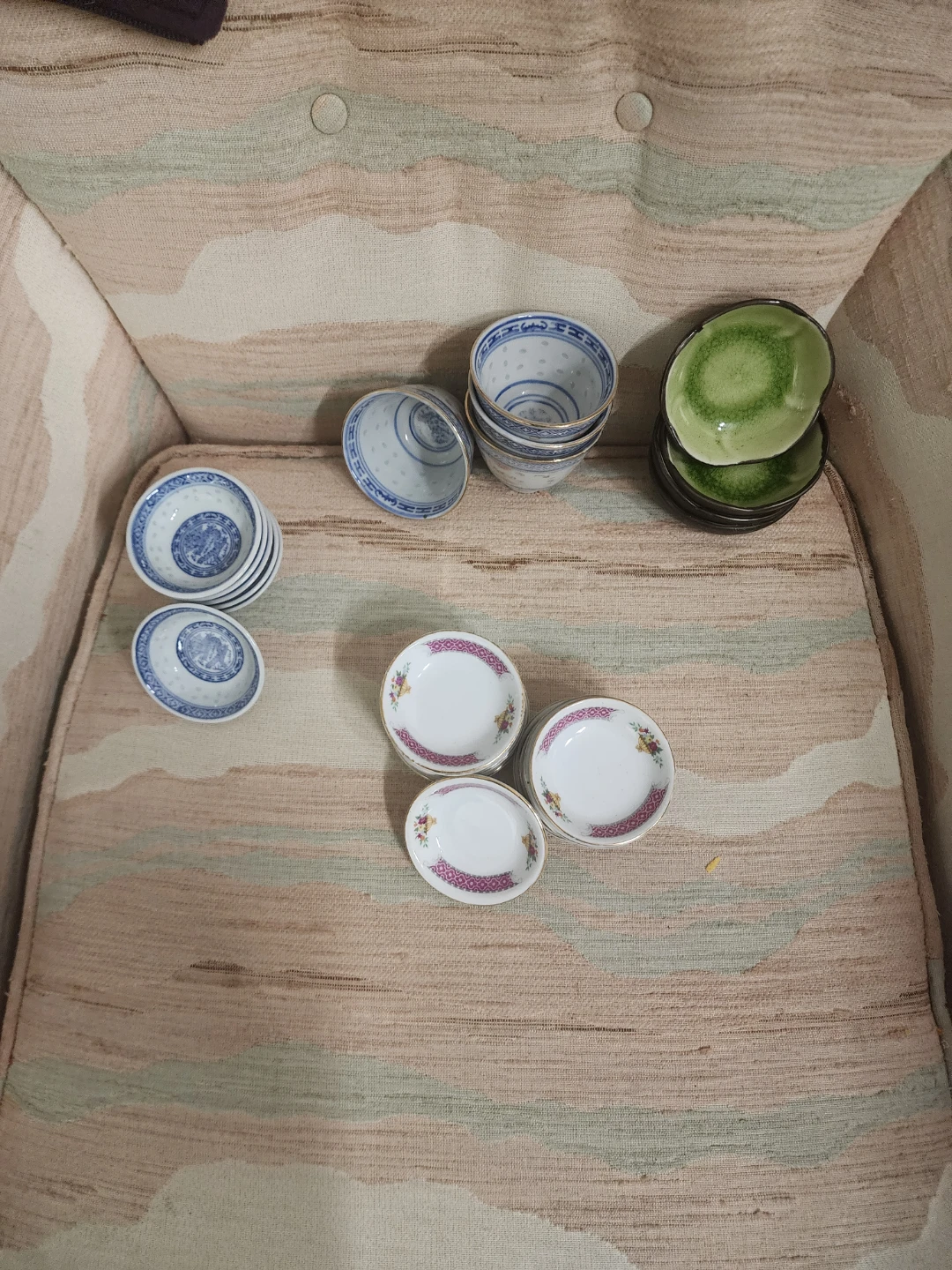 Asian Ceramic Spoons and Small Plates Set - photo 3