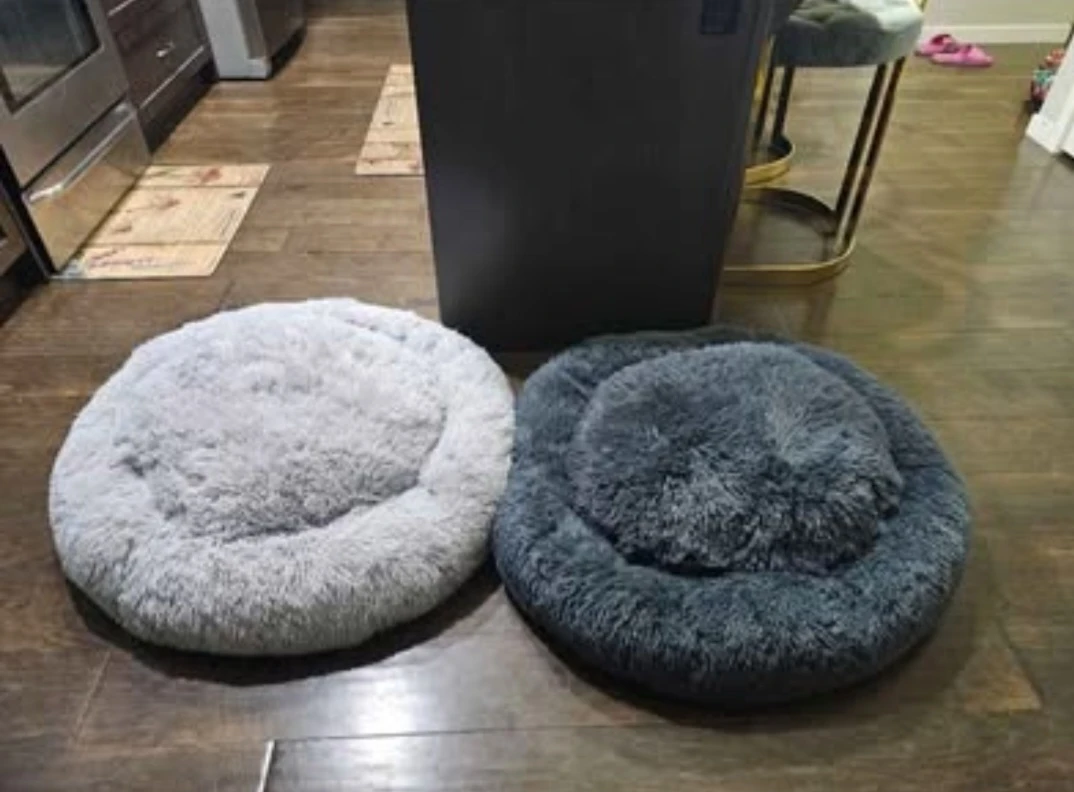 Large size fluffy Round Pet Beds (New never used)each $35 - photo 4