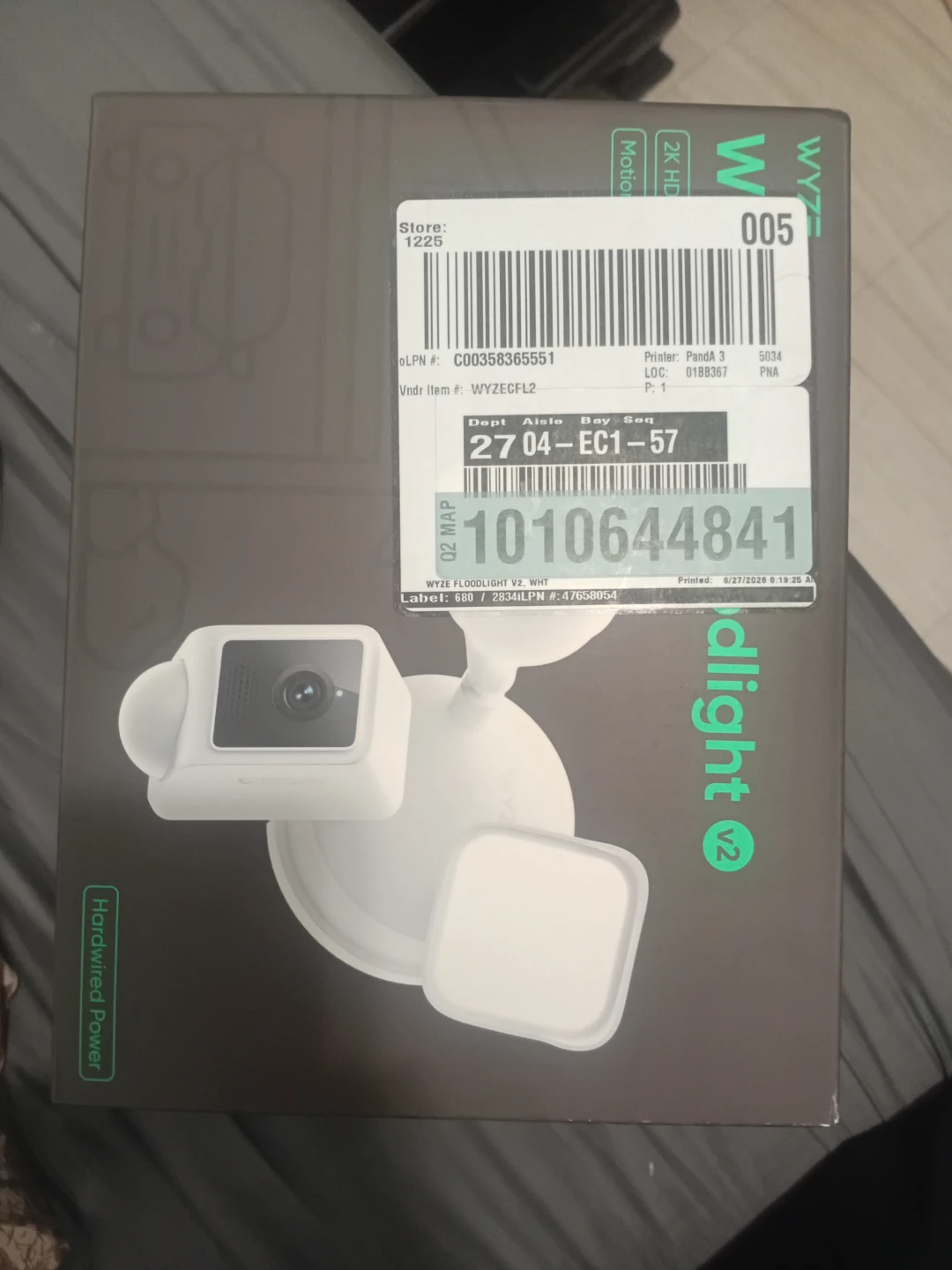 Wyze Cam Floodlight v2 - photo 2