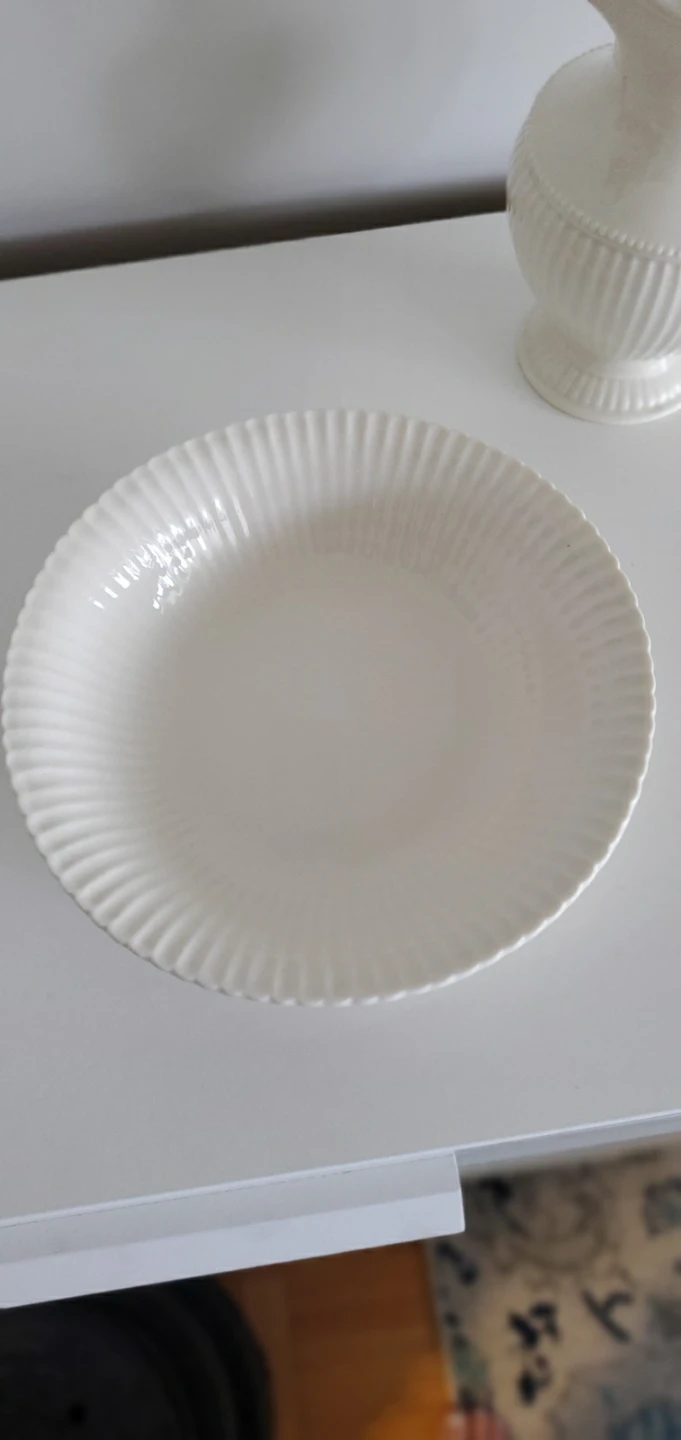 Fine Porcelain Pitcher and Basin Set - photo 4