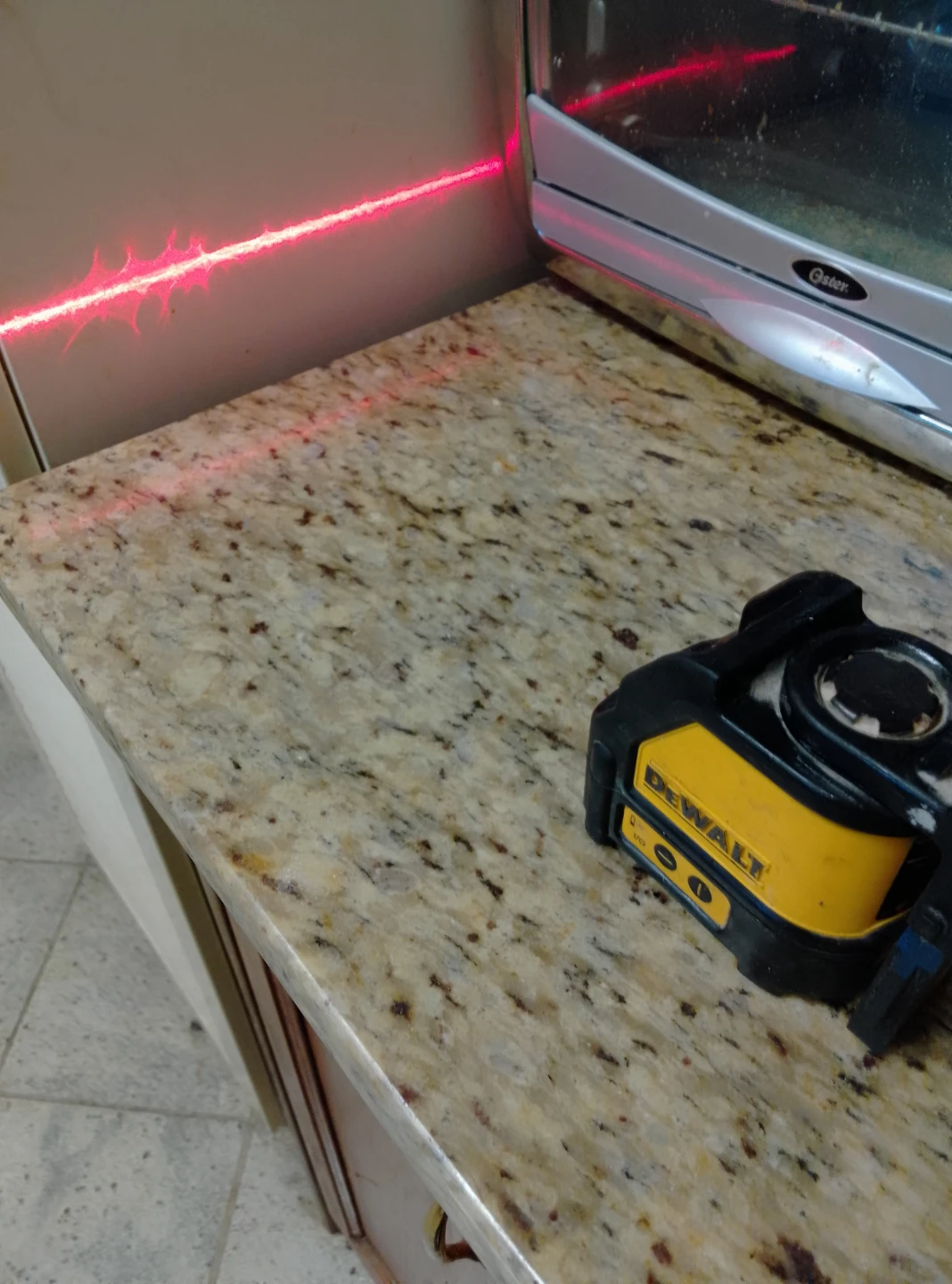 DeWalt DW088 Self-Leveling Laser Level - photo 2