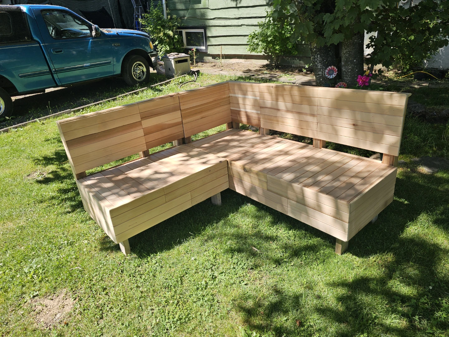 L-Shaped Wooden Outdoor Bench - photo 2