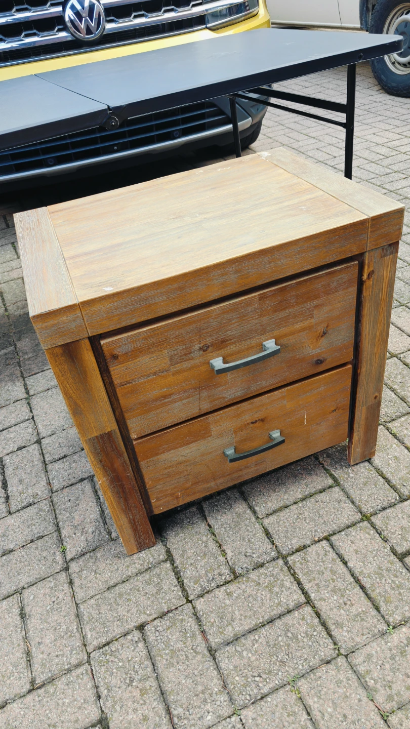 Wooden 2-Drawer Nightstand/End Table