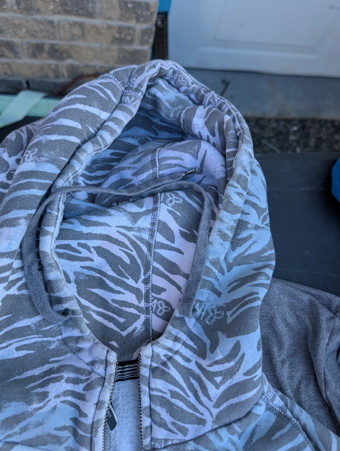 TNA Zebra Print Full Zip Hoodie - photo 4