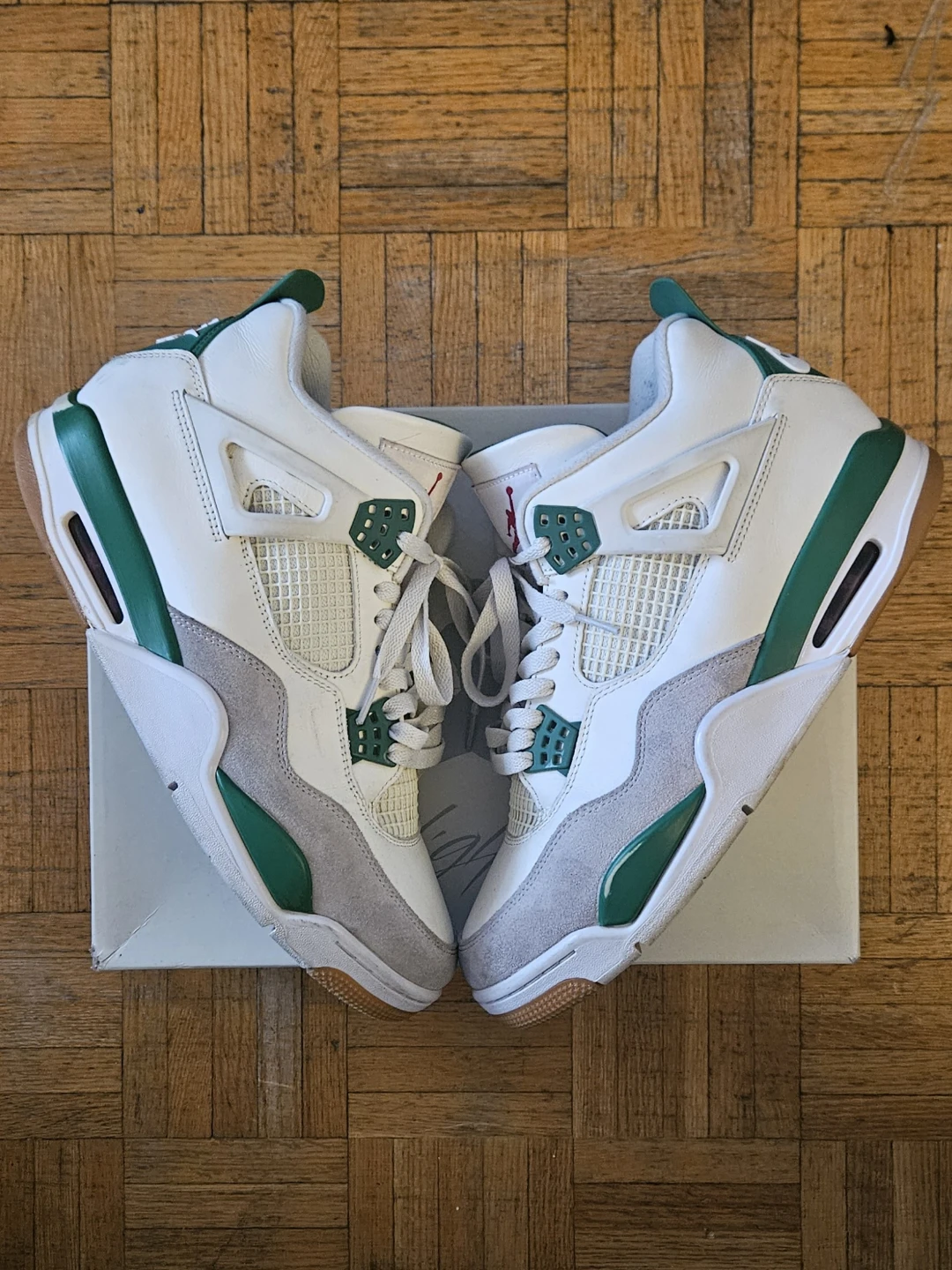 Air Jordan 4 SB Pine Green