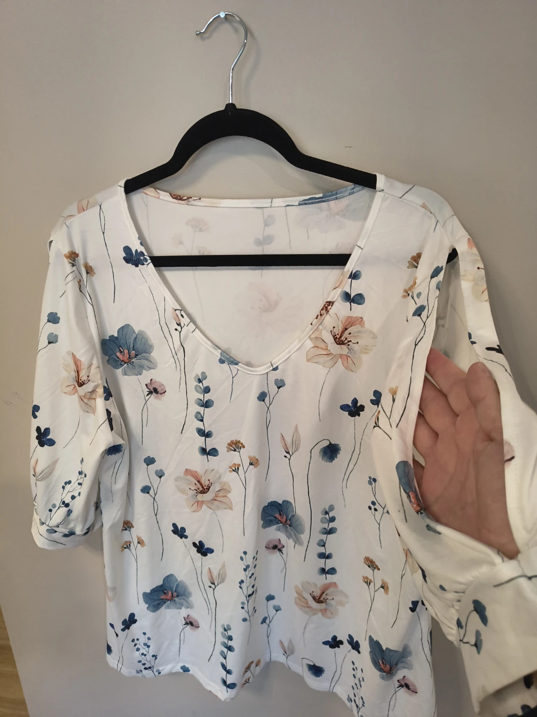 White Floral Print Blouse - photo 2