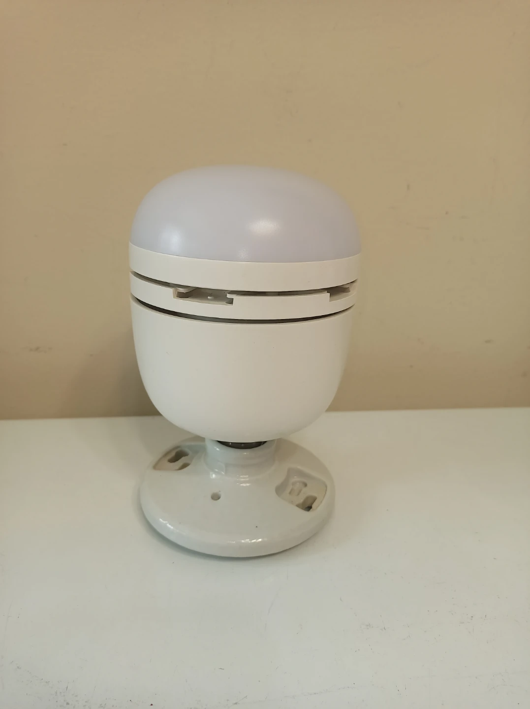 New~Emergency Light Bulb w/Base