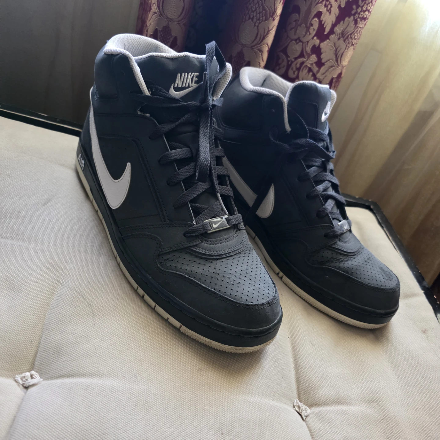 Nike Air Mid Top Sneakers