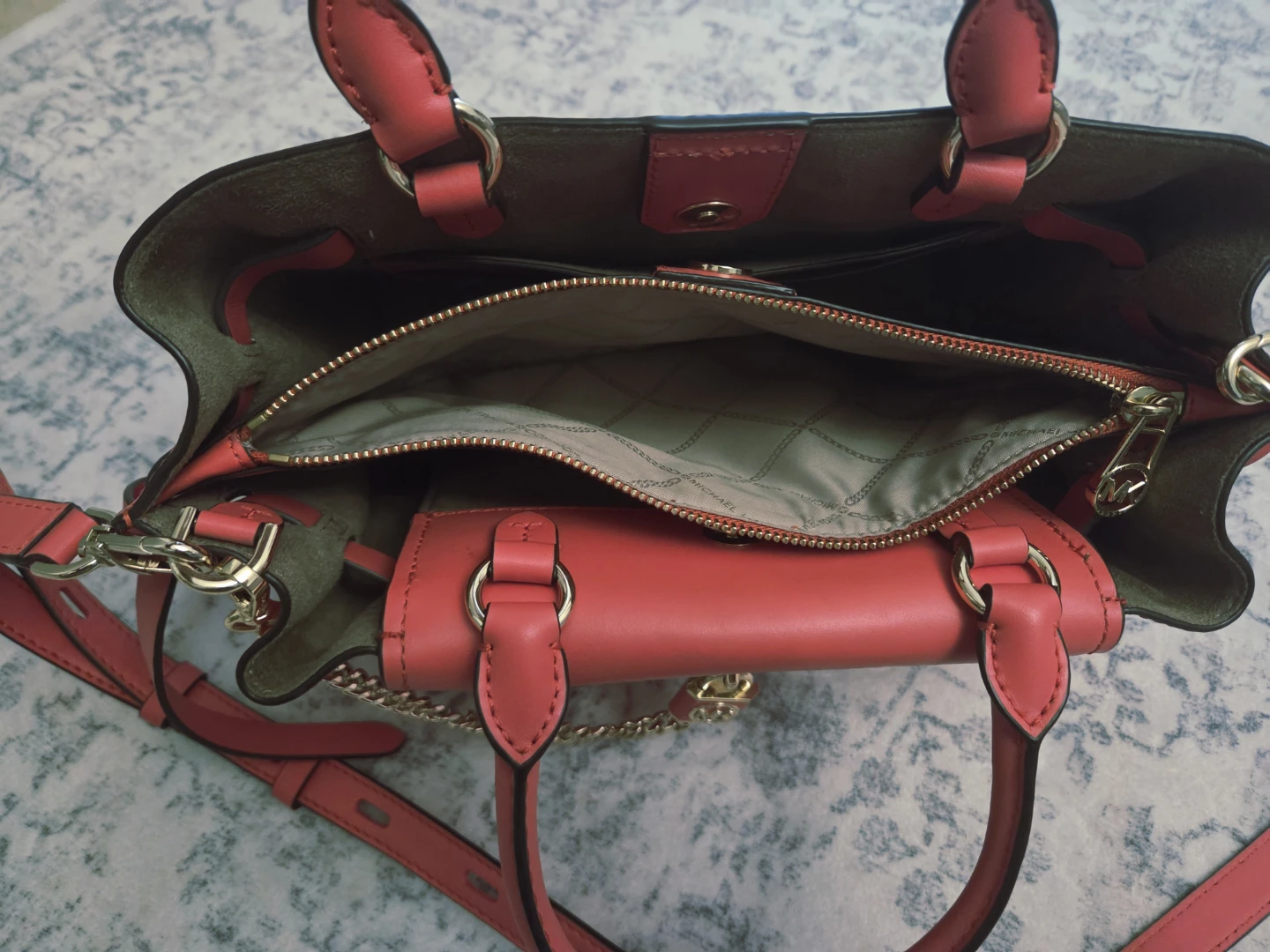 Michael Kors Coral Leather Satchel - photo 3