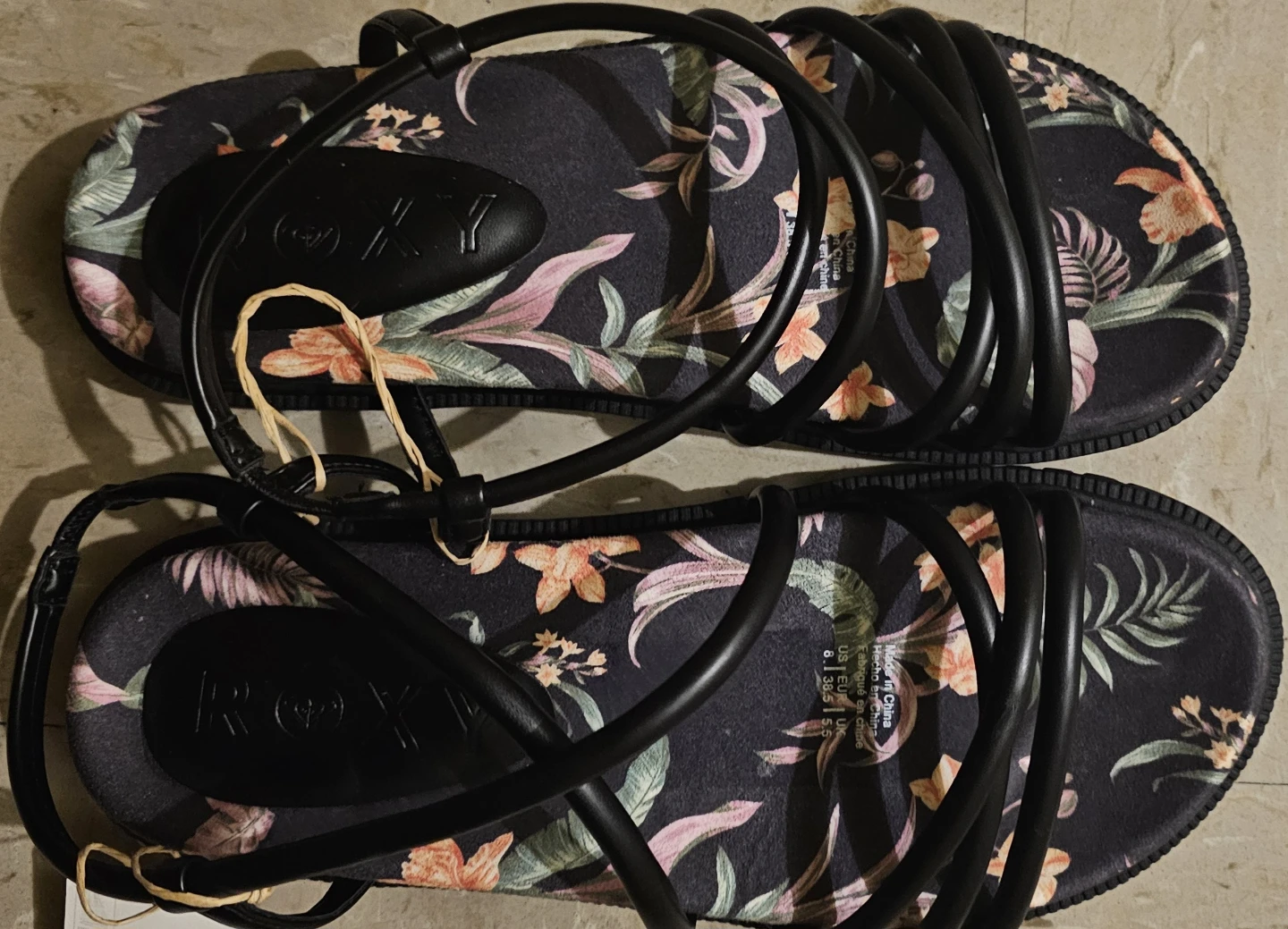 Roxy Women's Sandals Size 8 Black Floral⚽️ - photo 2