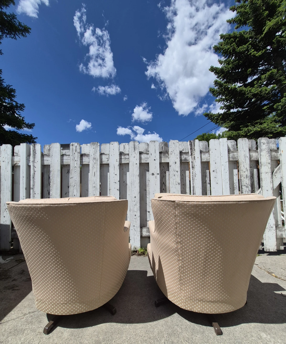 Pair of beige upholstered swivel accent chairs - photo 3