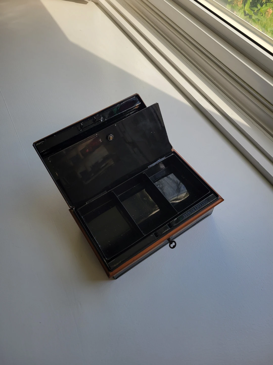 Vintage Metal Cash Box with Handle and Lock. Toleware lock box - photo 4