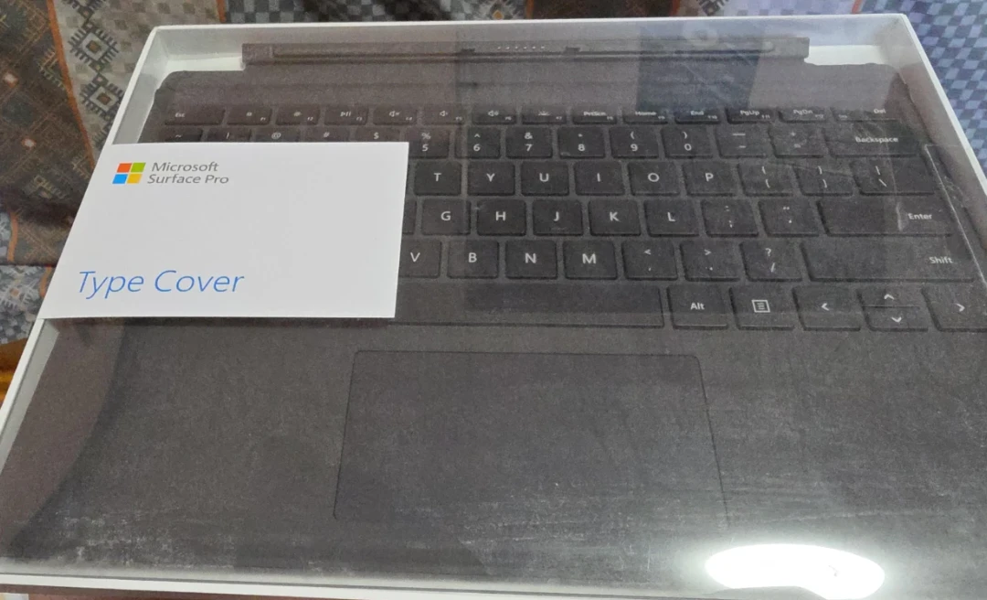 Half working Official Microsoft Surface Pro Type Cover