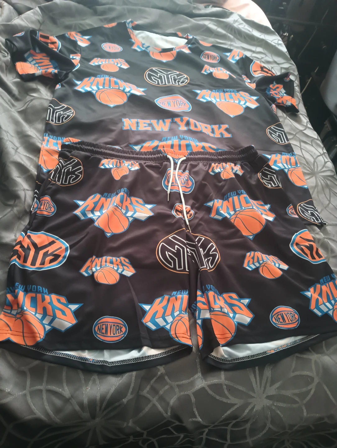 New York Knicks Basketball Shorts and T-Shirt Set