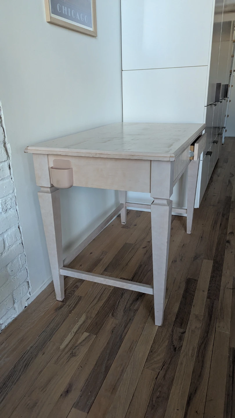 Light pink desk/tv stand - photo 3