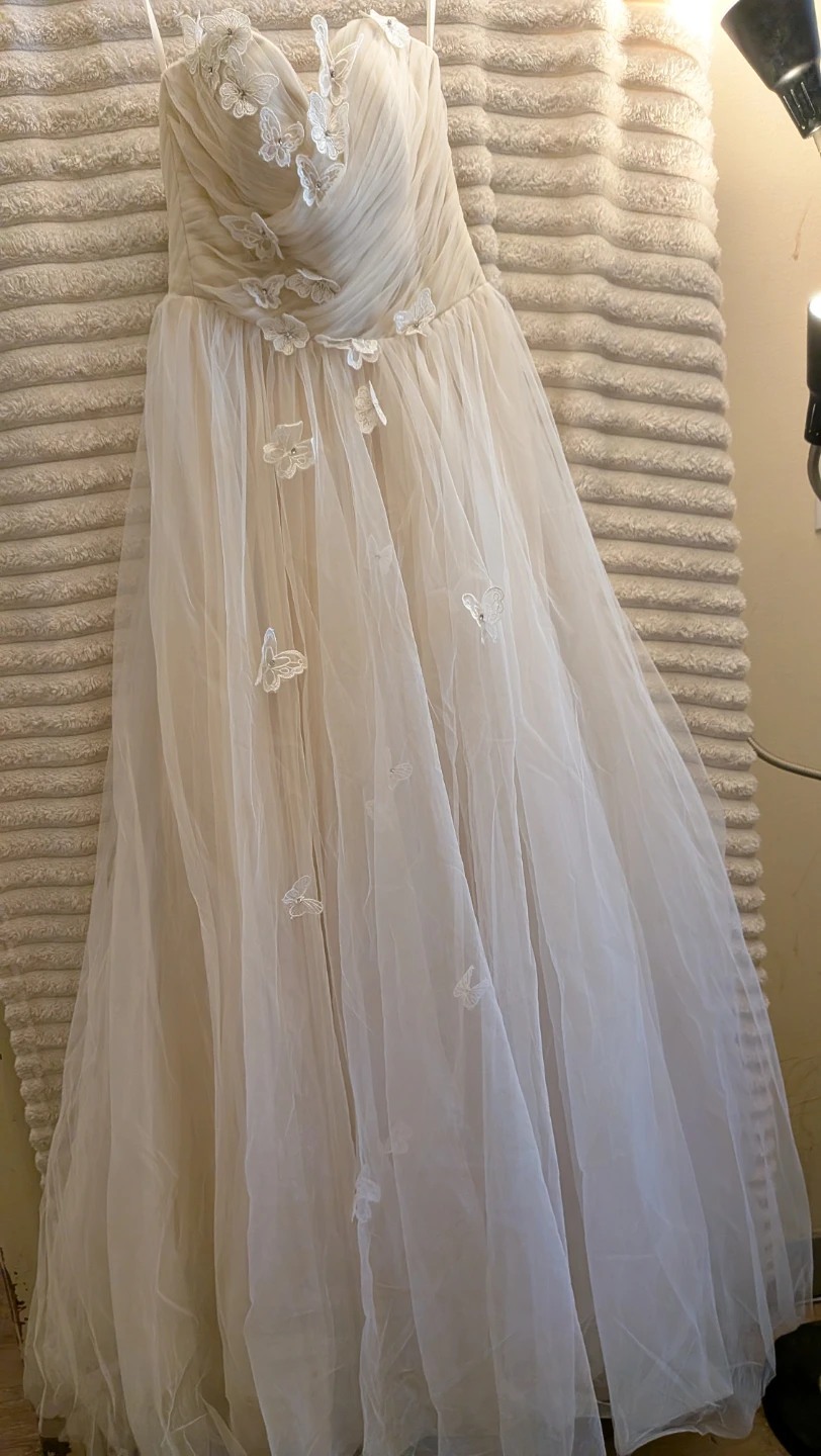 Women's Strapless Tulle Wedding Dress with Butterfly Appliqués - photo 2