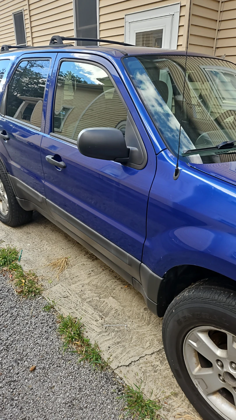 Blue Ford Escape SUV - photo 3