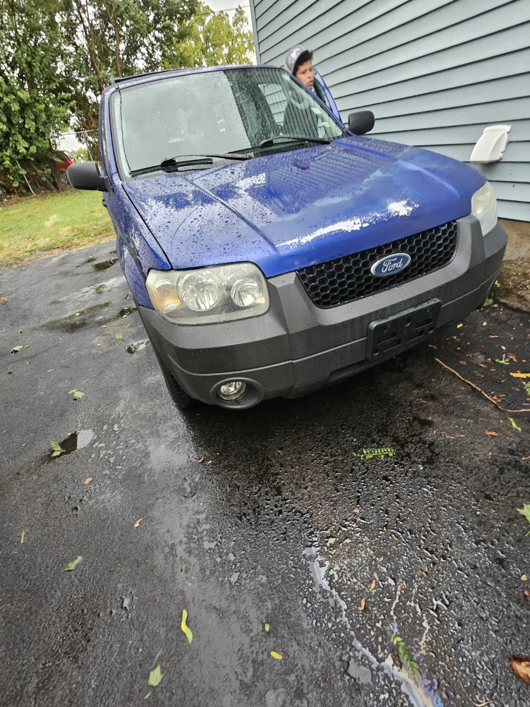Blue Ford Escape SUV - photo 5