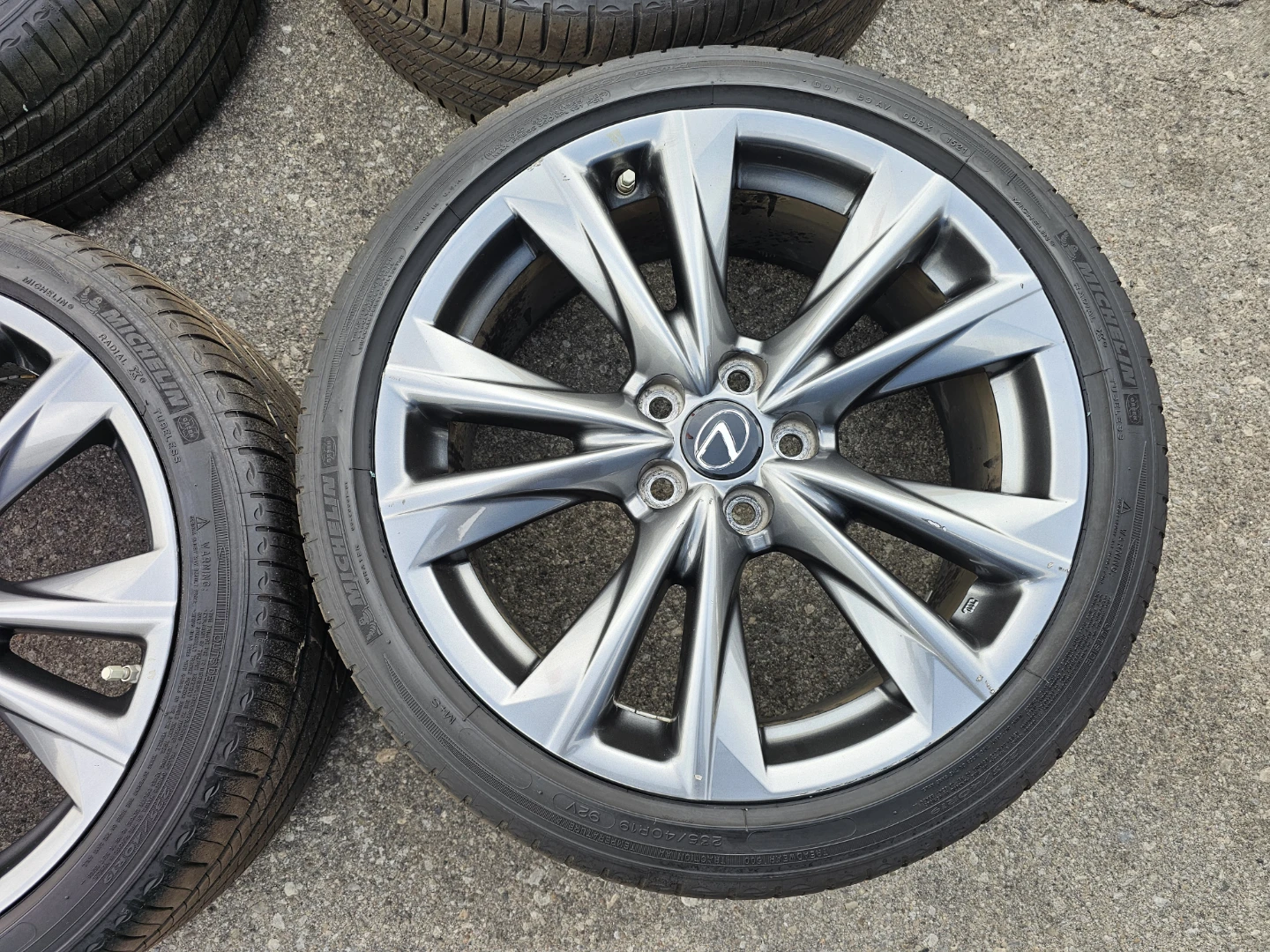 LEXUS ES, IS O.E.M RIMS AND ALL SEASON TIRES 235/40 R19