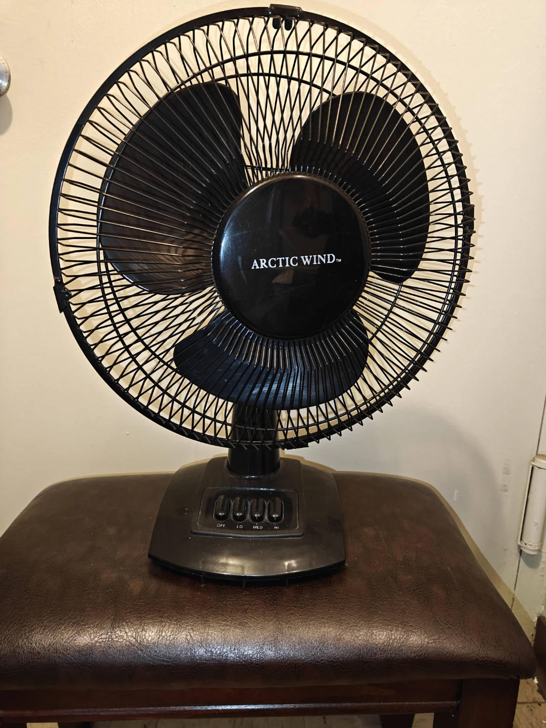 Arctic Wind Black Table Fan