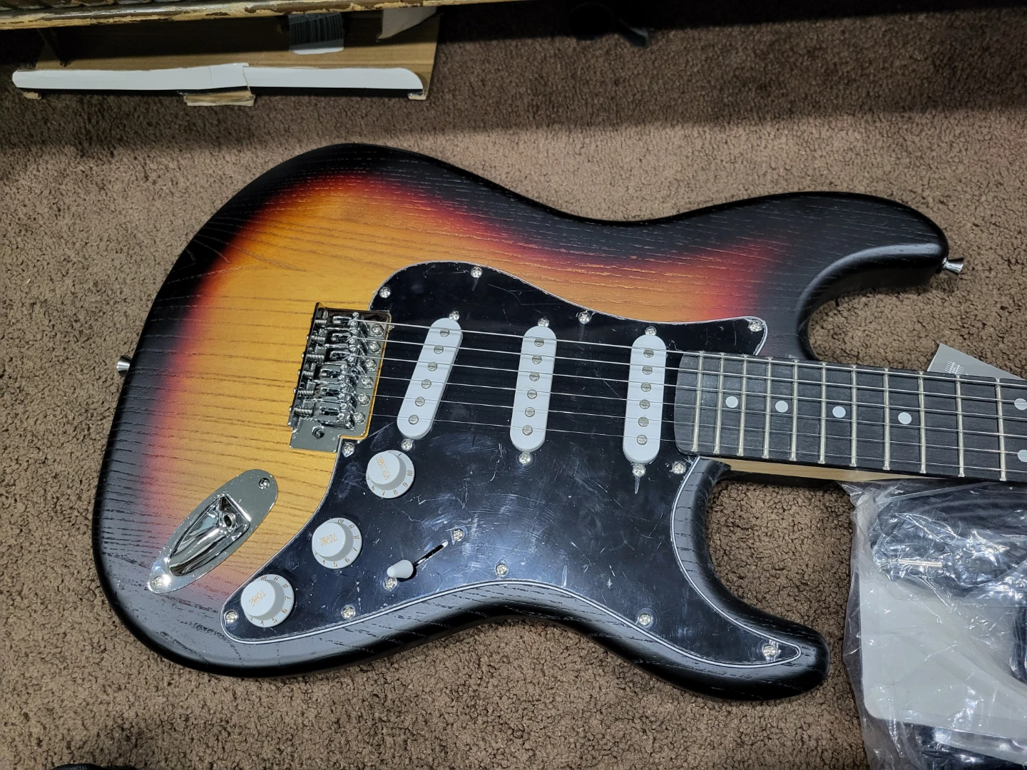 Donner Electric Guitar Starter Pack with Amplifier - photo 3