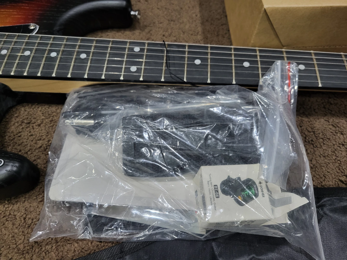 Donner Electric Guitar Starter Pack with Amplifier - photo 5
