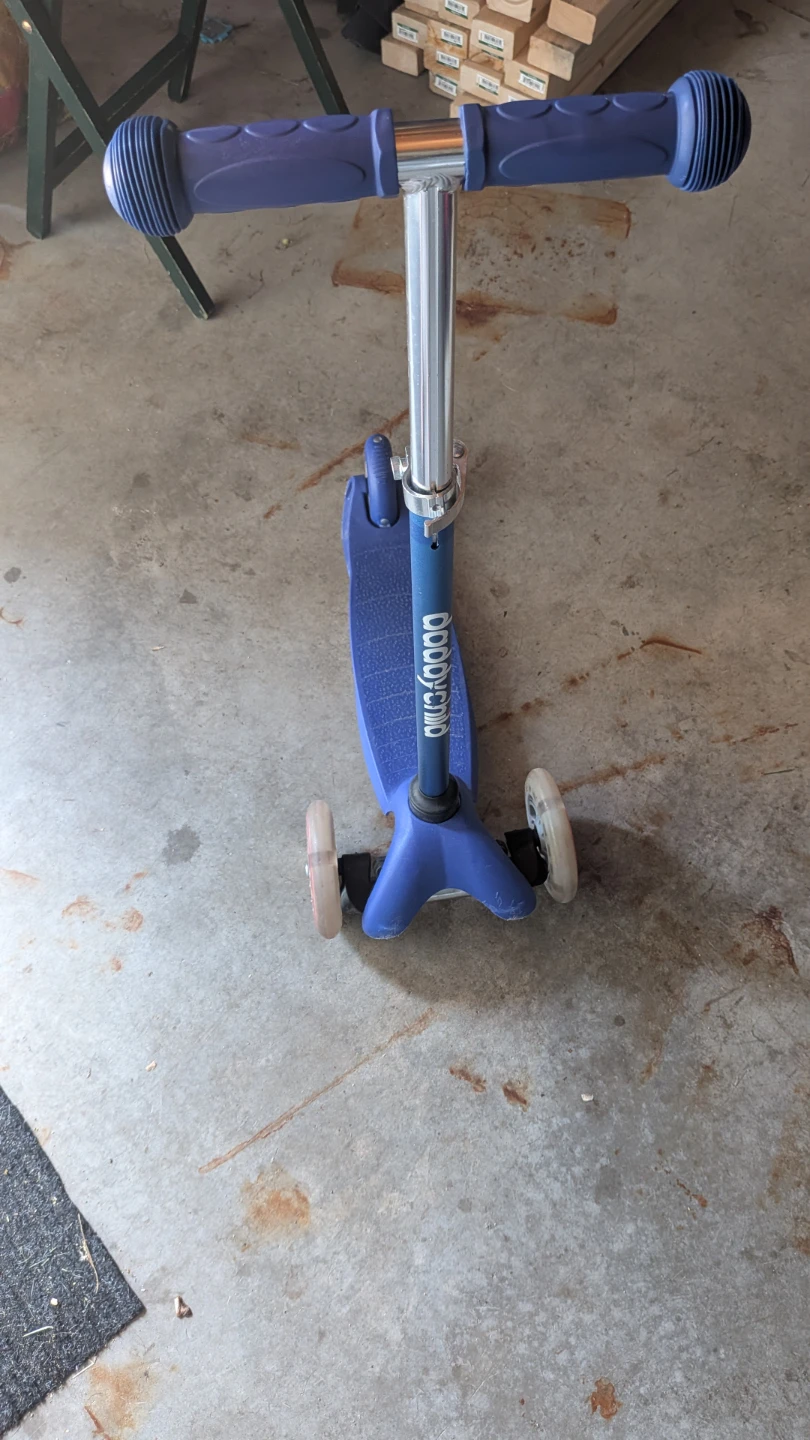 Mobo Cruiser 3-Wheel Scooter ⚽