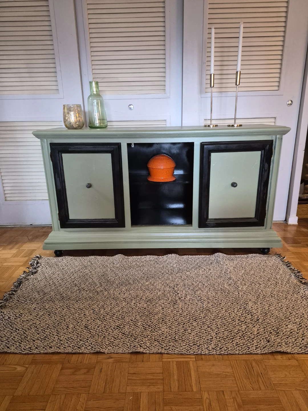Sideboard/ TV Stand/ Dresser
