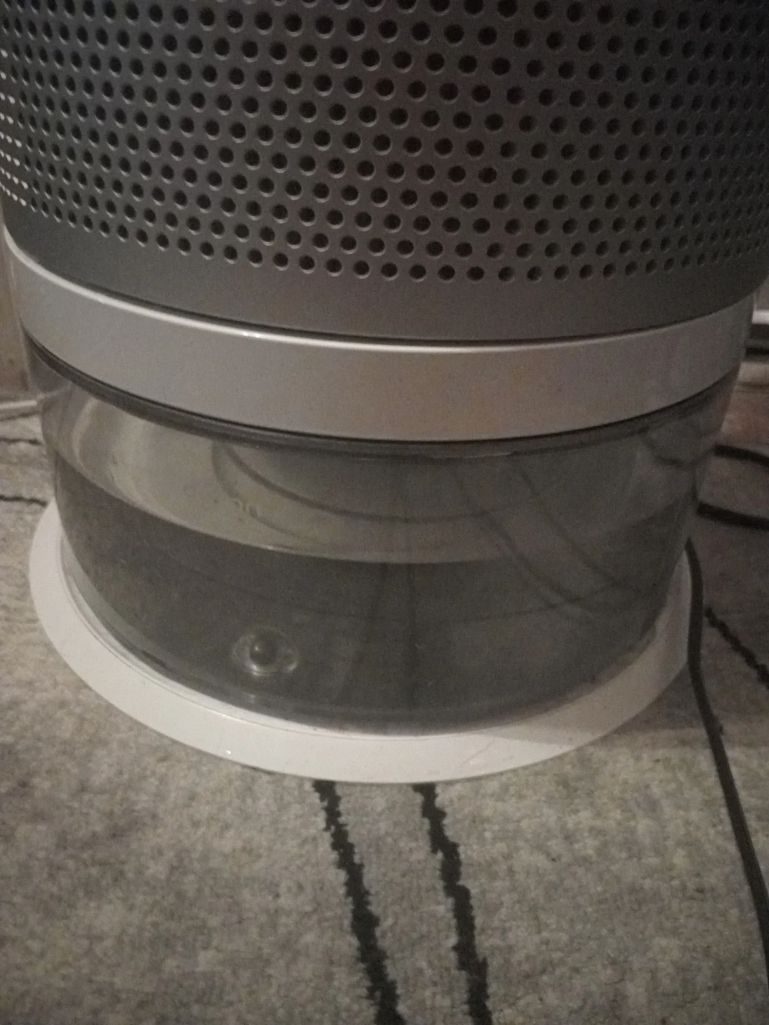 Dyson - photo 2