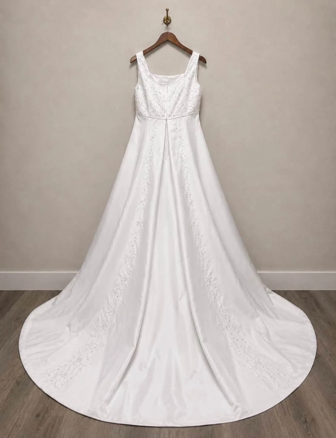 White Wedding Dress with Beading - photo 2