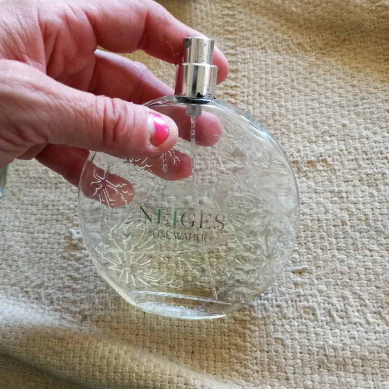 NEIGES Lise Watier Eau de Toilette - photo 2