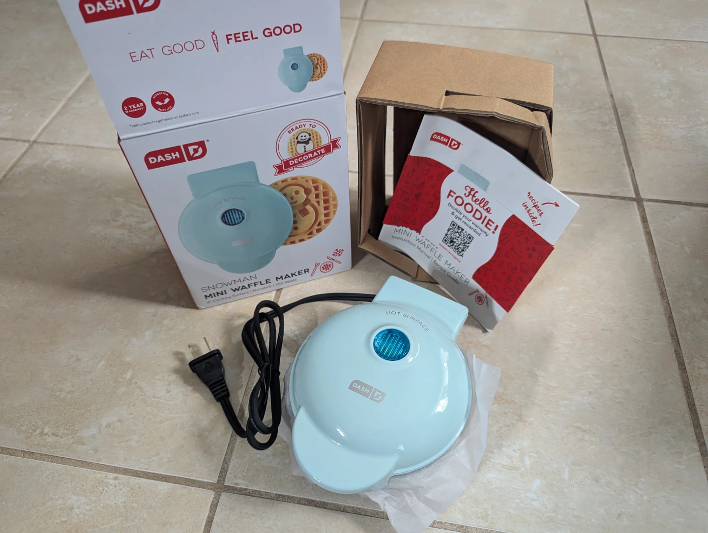 Dash Snowman Mini Waffle Maker - photo 2