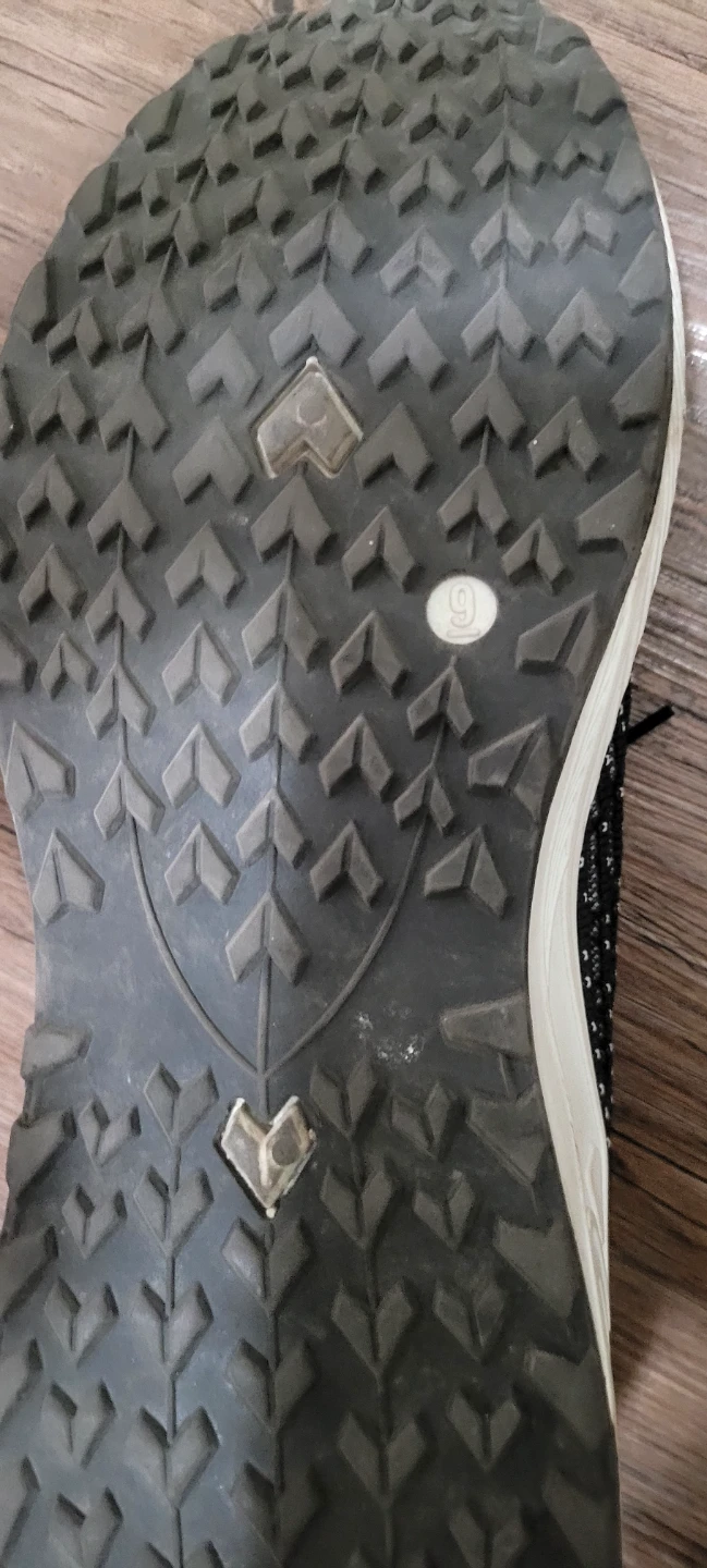 Black Athletic Shoes Size 6 - photo 2