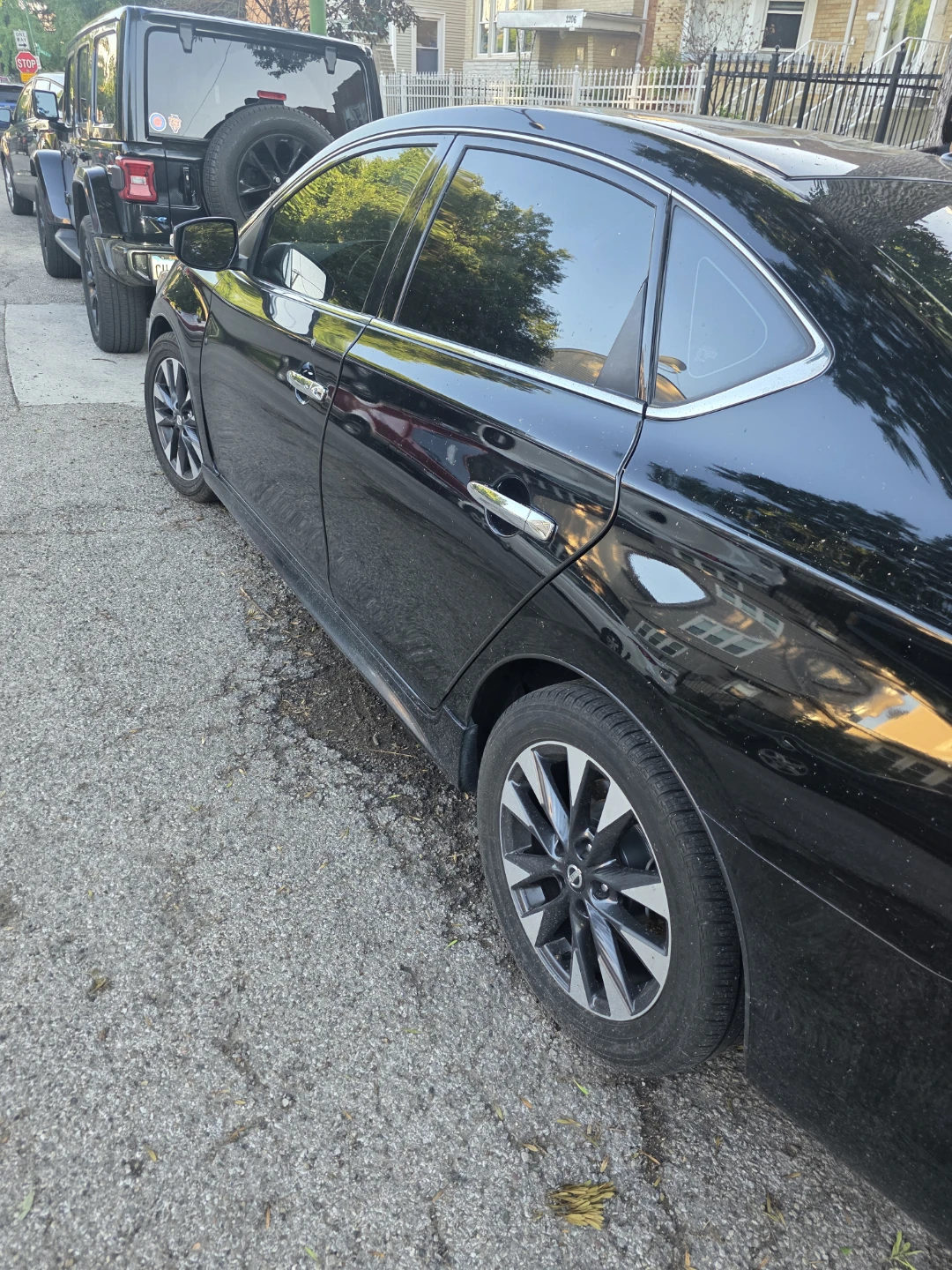 2017 Nissan Sentra SR - photo 2
