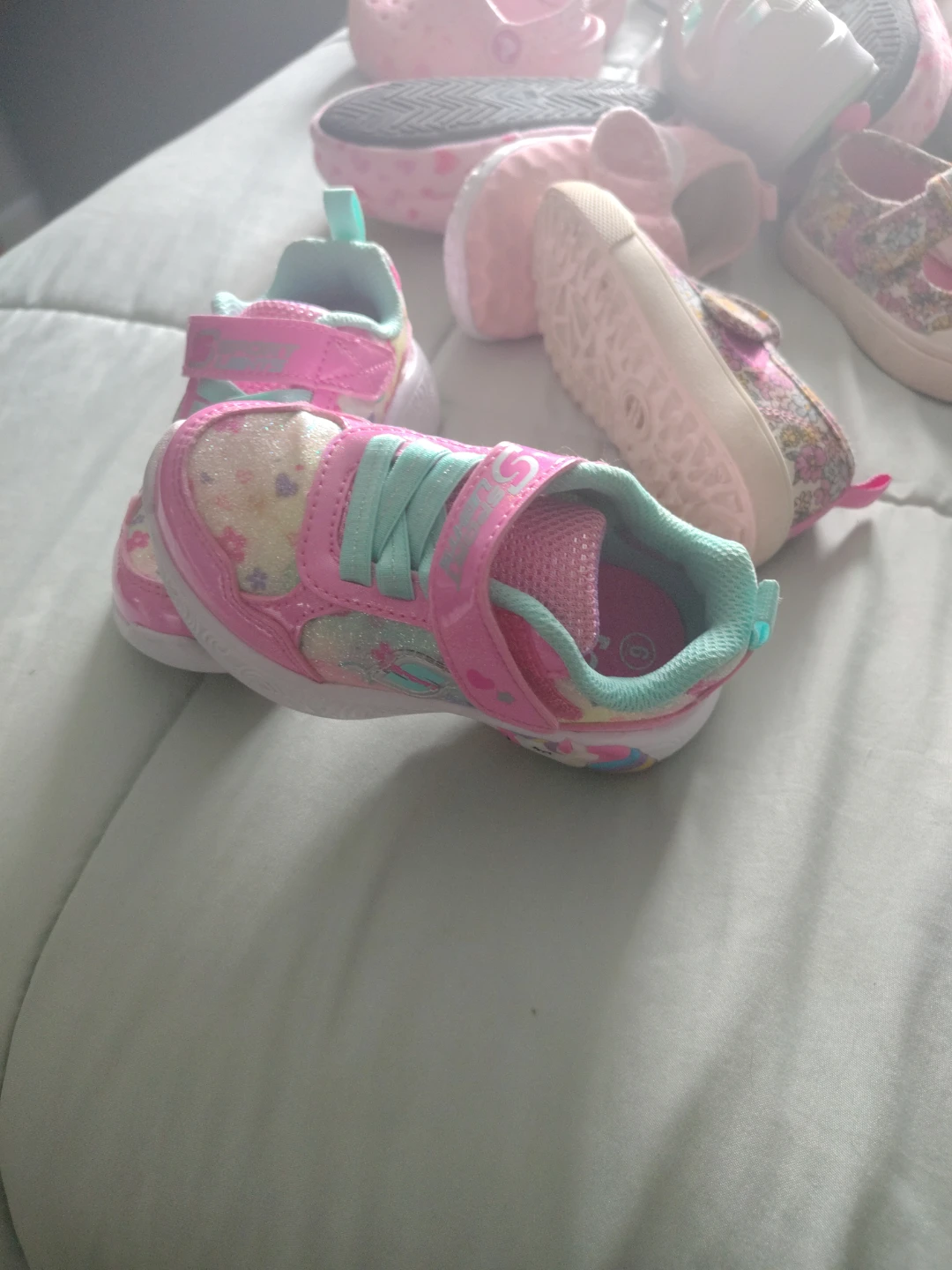 Girls Pink & Teal Light-Up Sneakers Size 6