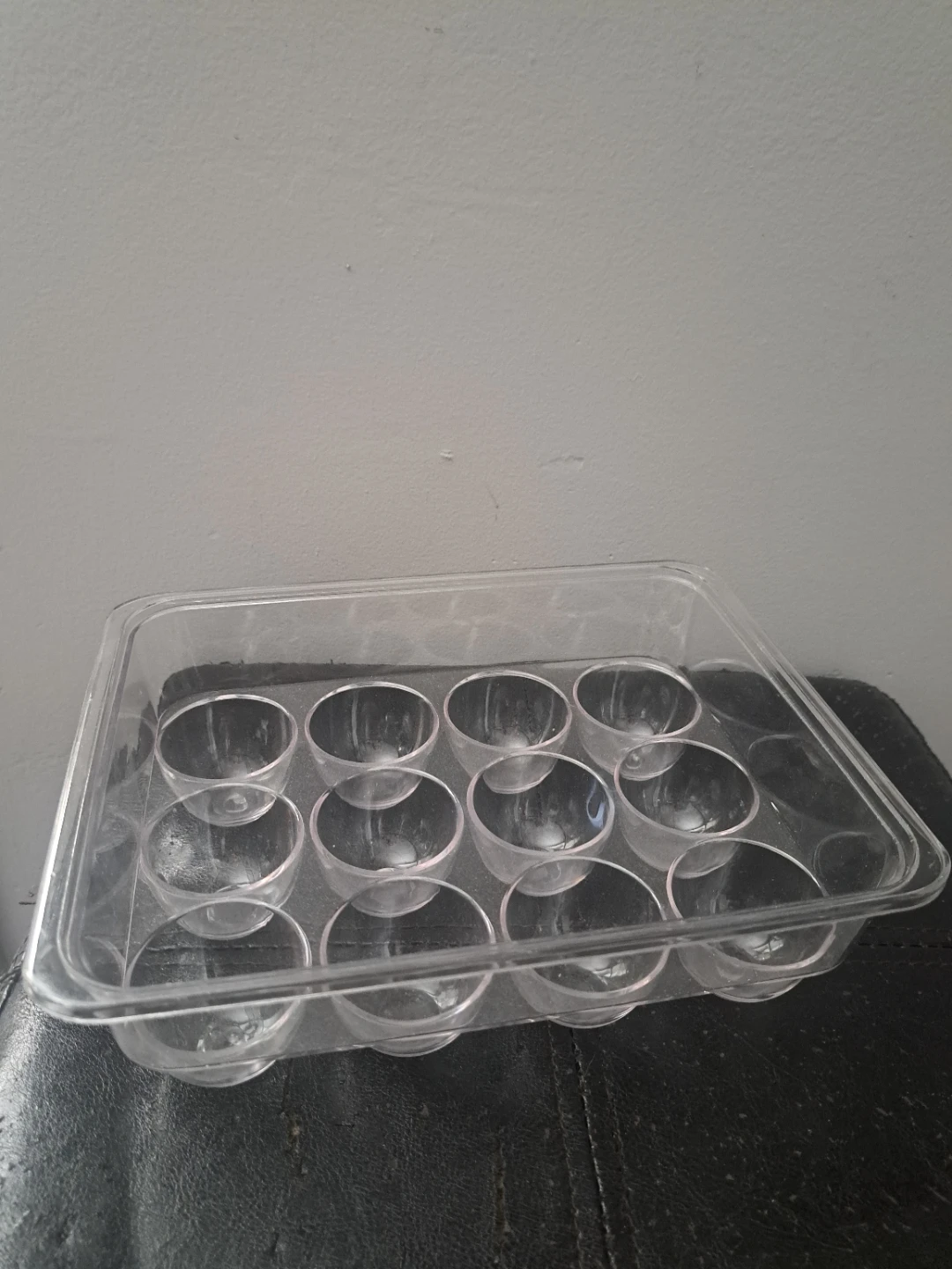 Acrylic egg carton