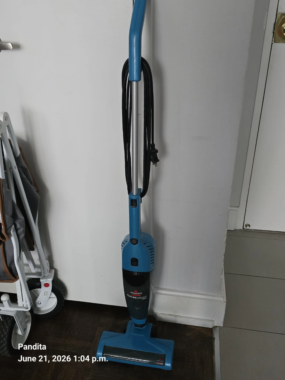 Bissell Featherweight Turbo Stick Vacuum - photo 2
