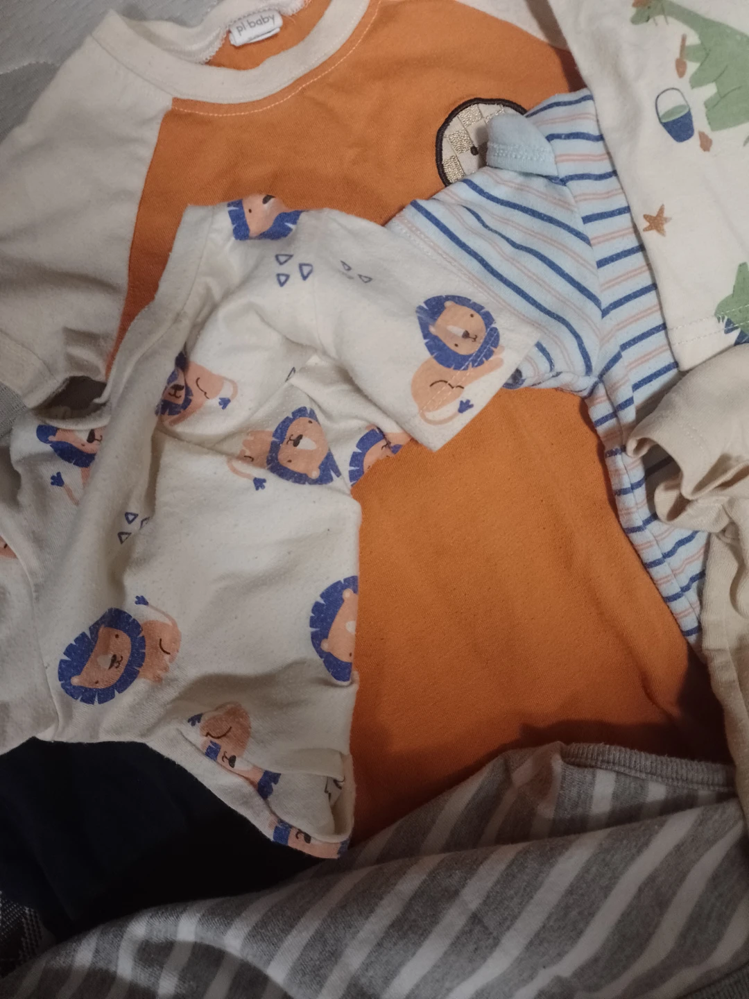 Kids' Clothing Bundle - Various Designs - photo 2