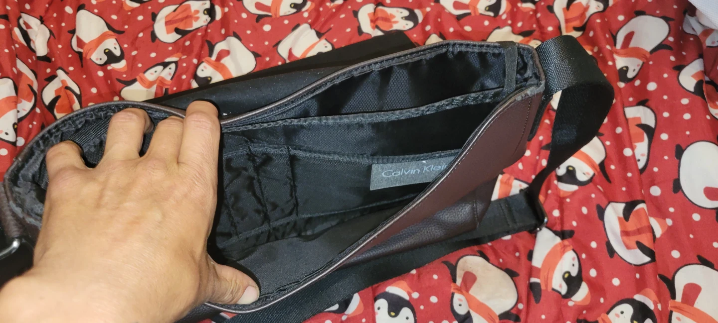 Calvin Klein Messenger Bag - photo 3