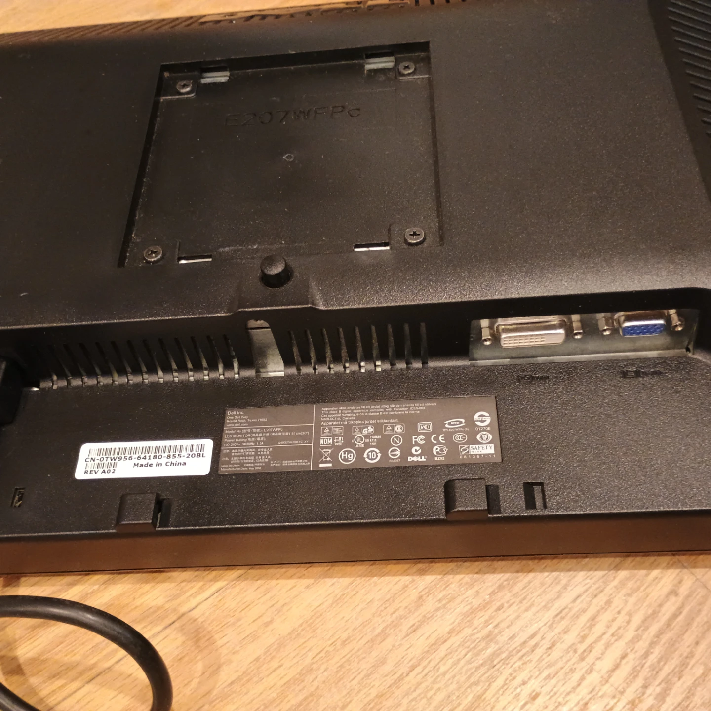Dell E207WFPC Monitor - photo 3