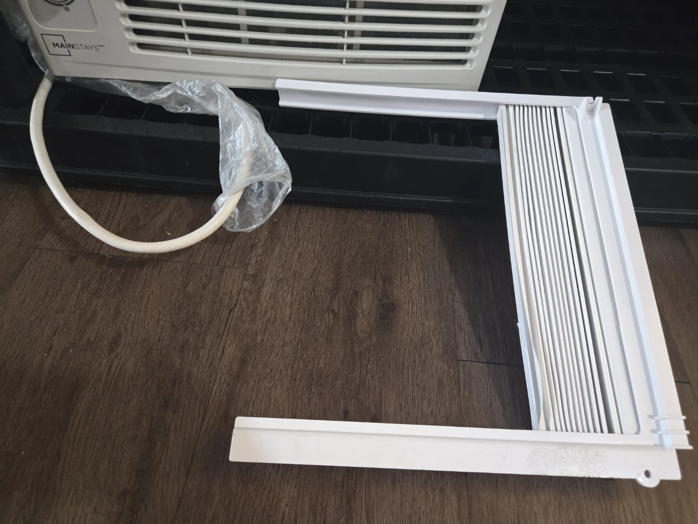 Mainstays Window Air Conditioner - photo 2