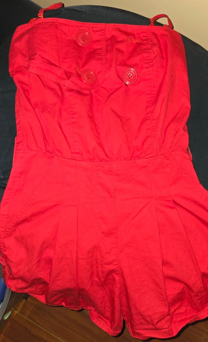 ⚽ Red strapless romper