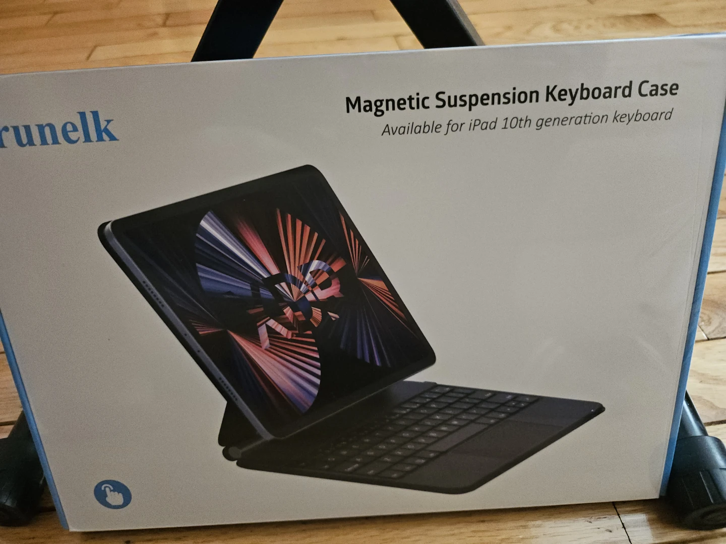 Runelk Magnetic Suspension Keyboard Case for iPad 10th Gen - photo 2